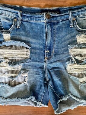 Rock & Republic Distressed Blue Denim Cutoff Shorts XL